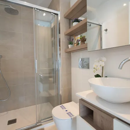 Helgafell Superior Courtyard Apartment *