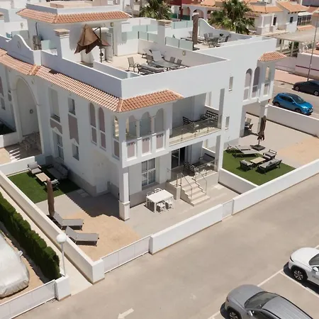 Helgafell Superior Courtyard アパート シウダー・ケサダ